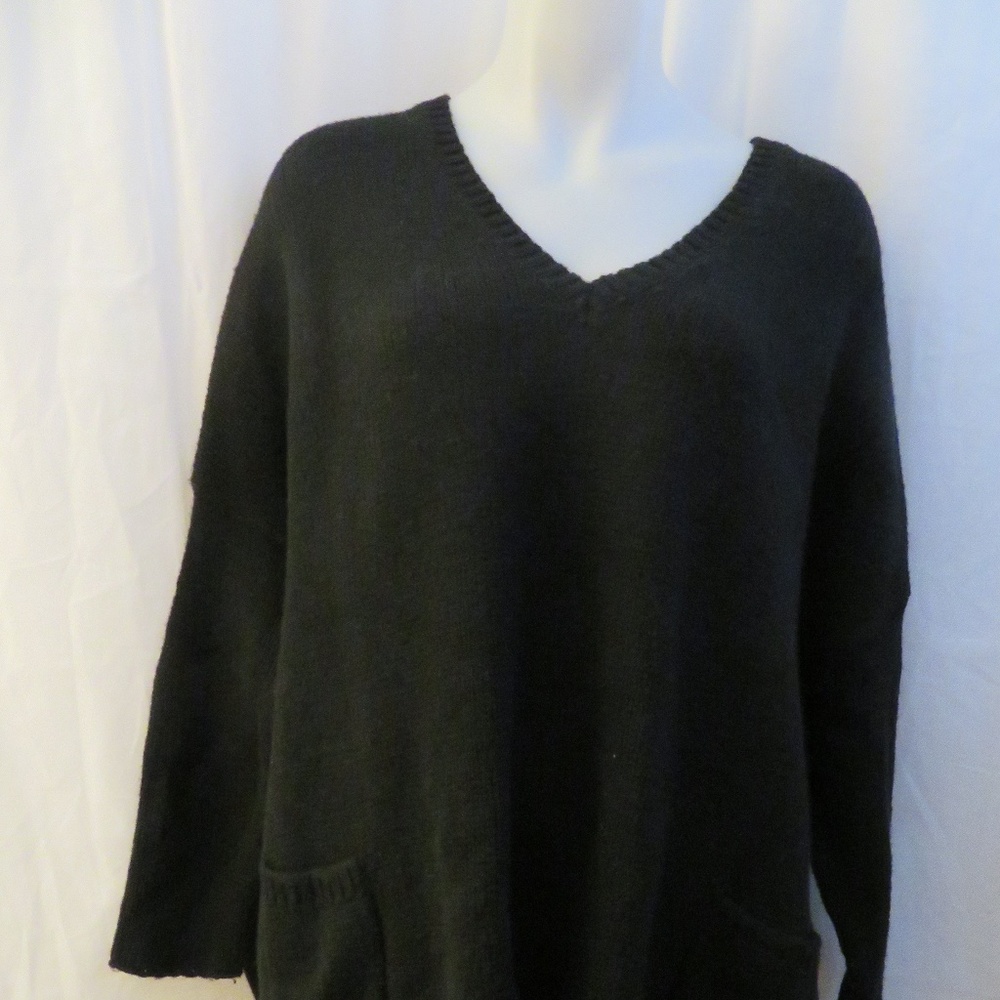 H.ONE BLACK V-NECK SWEATER TOP S/P